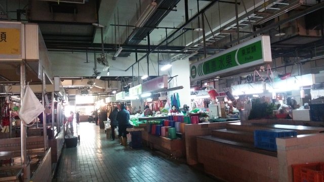 保安市場内の風景